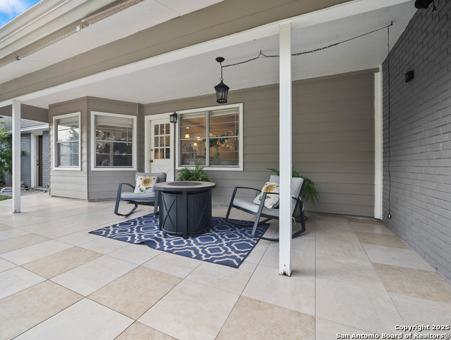 Image 11 of 47 For 5302 Charter Oak