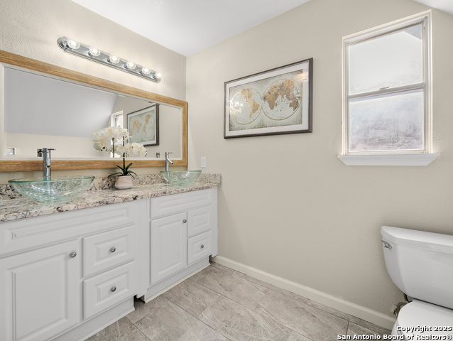 Image 14 of 47 For 5302 Charter Oak