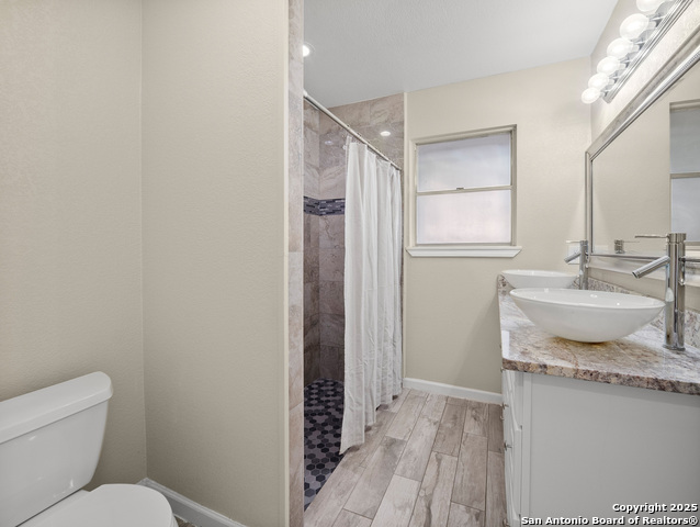 Image 34 of 47 For 5302 Charter Oak