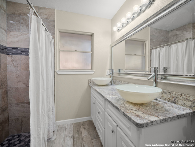 Image 35 of 47 For 5302 Charter Oak