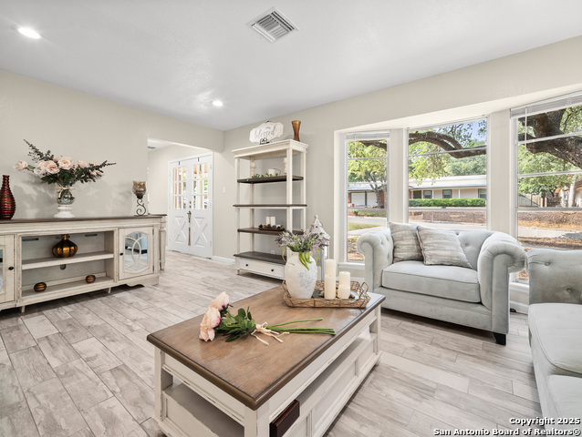 Image 38 of 47 For 5302 Charter Oak