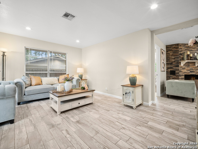 Image 40 of 47 For 5302 Charter Oak