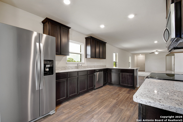 Listing photo id 1 for 15326 Waterow View