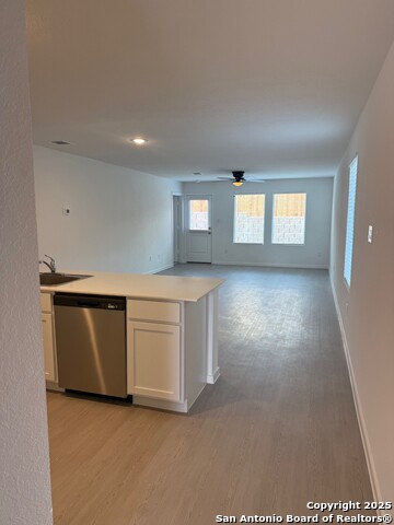Listing photo id 1 for 219 Ottawa Way