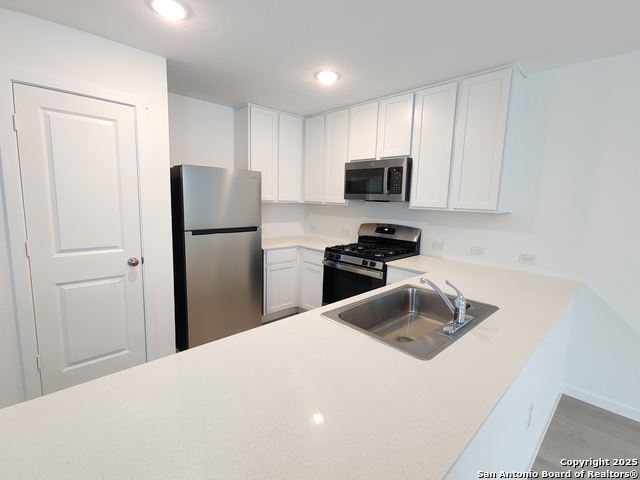 Listing photo id 3 for 219 Ottawa Way