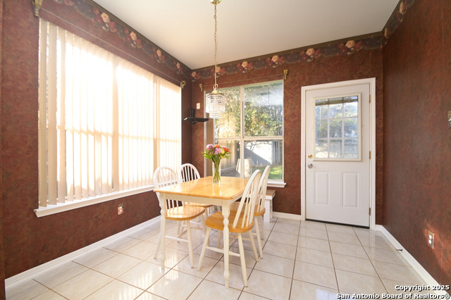 Image 9 of 30 For 15219 Fall Place Dr.
