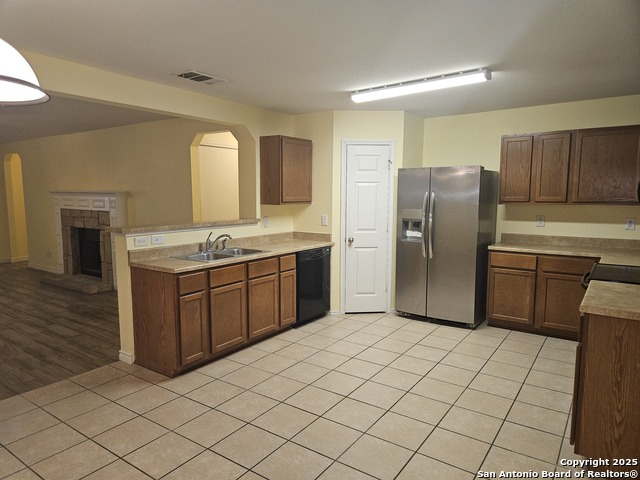 Image 11 of 35 For 204 Willow Way N