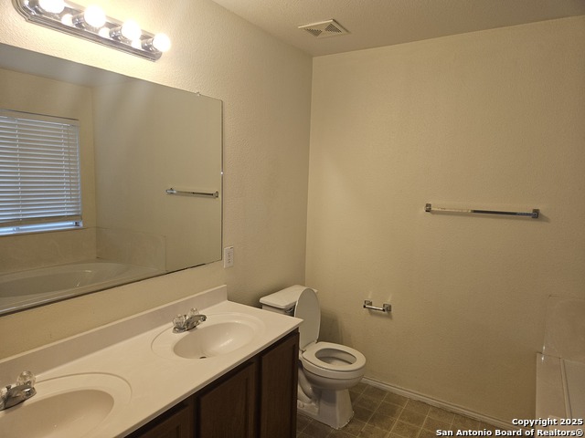 Image 19 of 35 For 204 Willow Way N