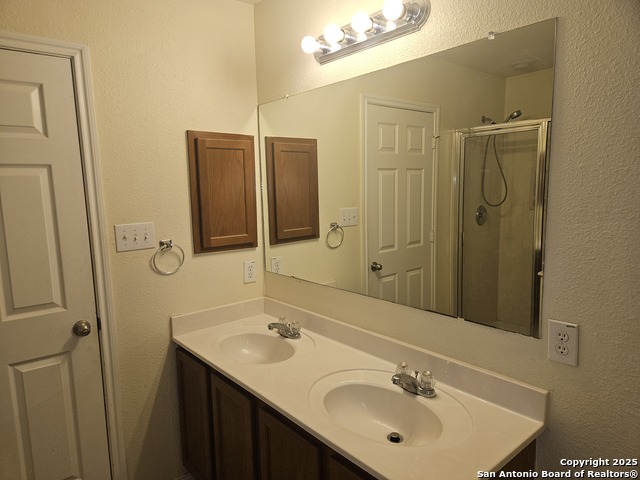 Image 21 of 35 For 204 Willow Way N