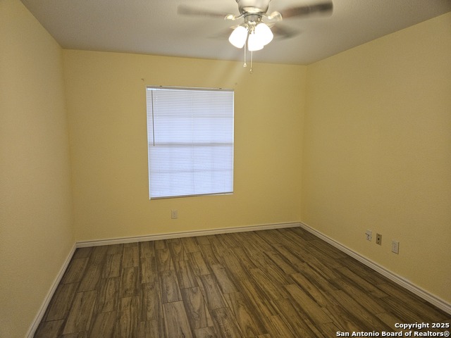 Image 26 of 35 For 204 Willow Way N