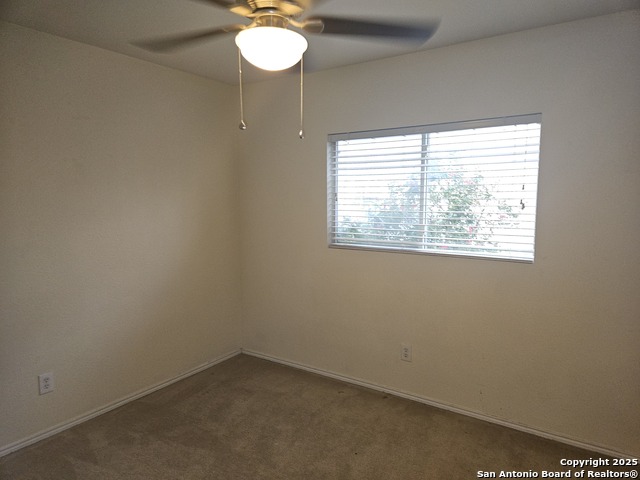 Image 32 of 35 For 204 Willow Way N