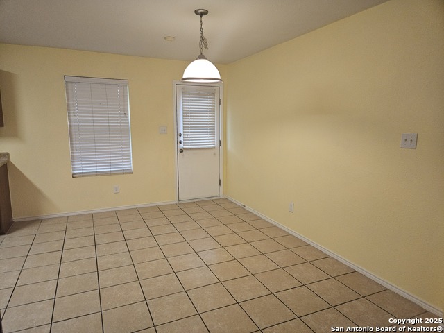 Image 9 of 35 For 204 Willow Way N