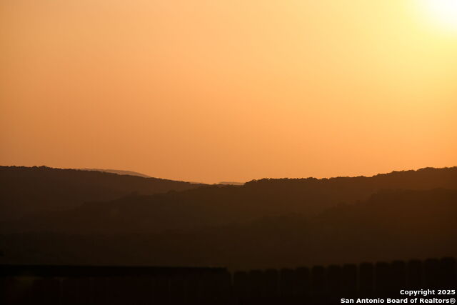 Listing photo id 26 for 17003 Chianti Rdg