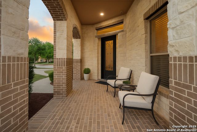 Listing photo id 2 for 17003 Chianti Rdg