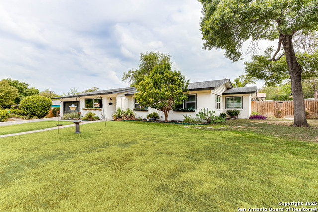Image 2 of 34 For 207 Meadowood Lane