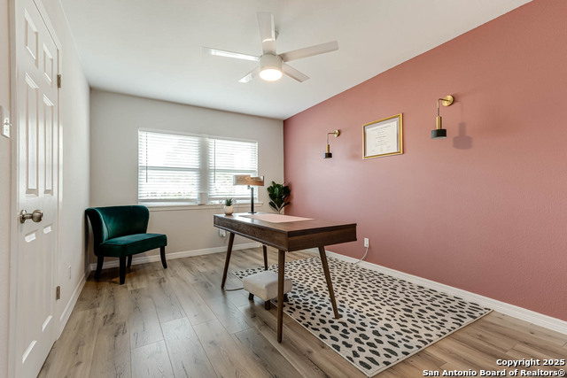 Image 23 of 34 For 207 Meadowood Lane
