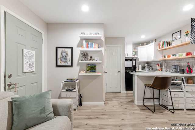 Image 29 of 34 For 207 Meadowood Lane