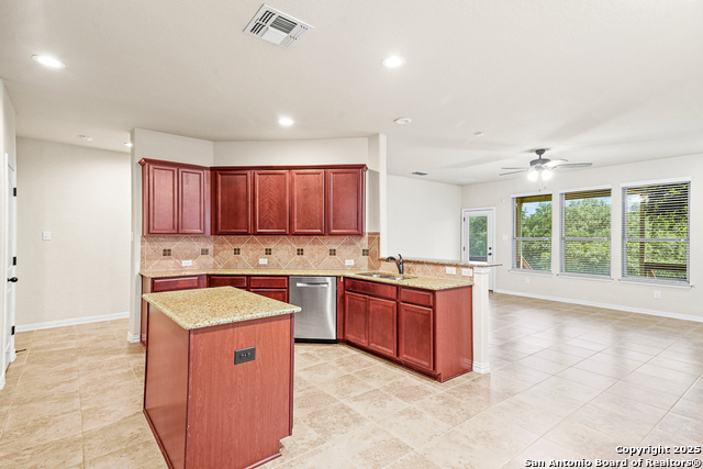 Listing photo id 10 for 13914 Annuziata