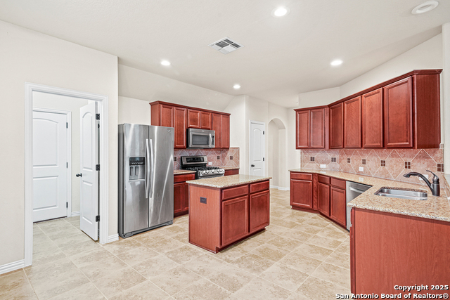 Listing photo id 11 for 13914 Annuziata