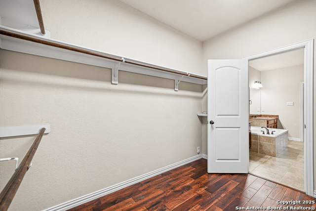Listing photo id 26 for 13914 Annuziata
