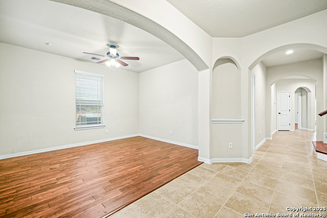 Listing photo id 2 for 13914 Annuziata