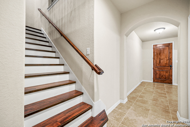 Listing photo id 6 for 13914 Annuziata