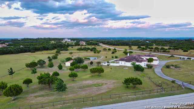 Image 24 of 29 For 411 Oak Haven