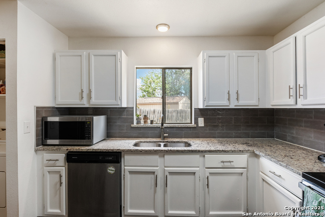 Image 21 of 41 For 13200 Montecito