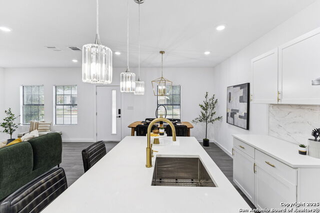 Image 17 of 48 For 1722 Ridgewood Ct W