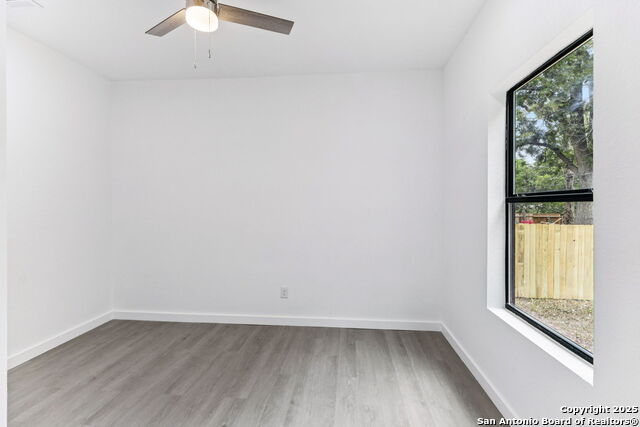 Image 38 of 48 For 1722 Ridgewood Ct W
