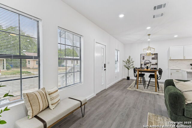 Image 8 of 48 For 1722 Ridgewood Ct W