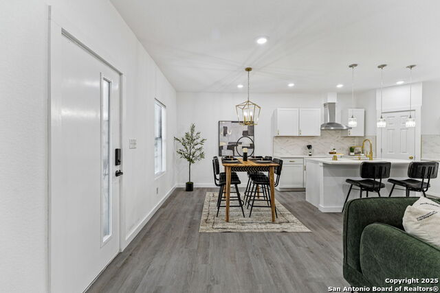 Image 9 of 48 For 1722 Ridgewood Ct W