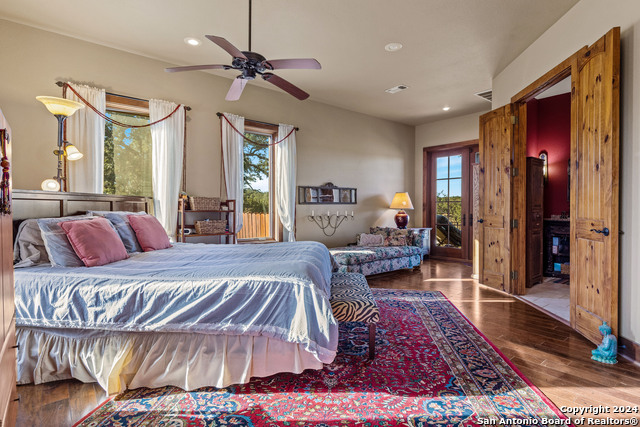 Image 14 of 65 For 5059 Trainer Wuest