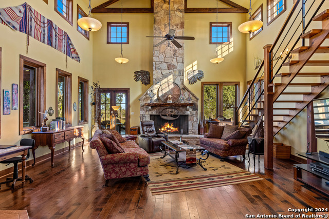 Image 6 of 65 For 5059 Trainer Wuest