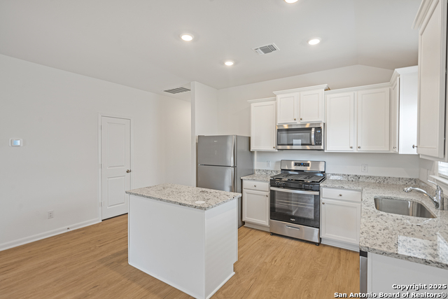 Listing photo id 9 for 11836 Luckey Villa