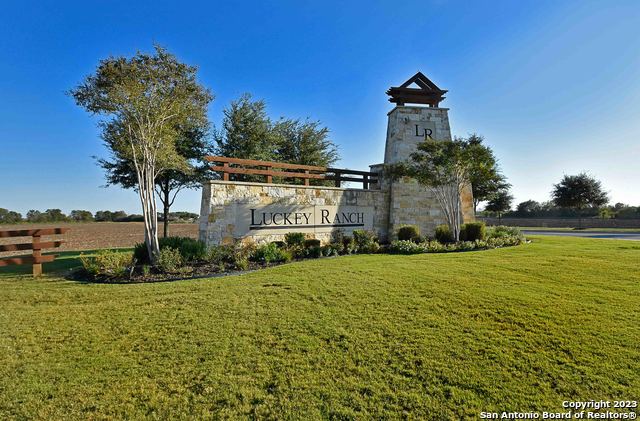 Listing photo id 0 for 11836 Luckey Villa