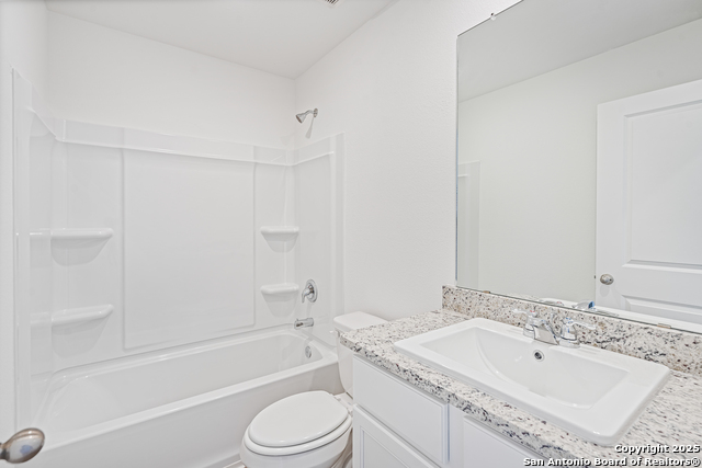 Listing photo id 3 for 11836 Luckey Villa