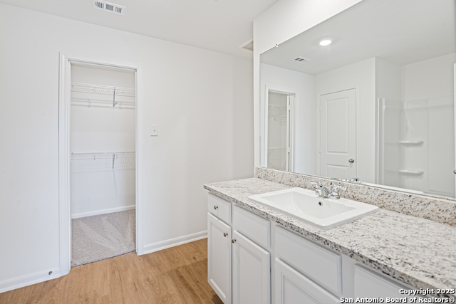 Listing photo id 5 for 11836 Luckey Villa