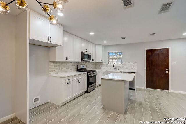 Image 13 of 43 For 406 Northvalley