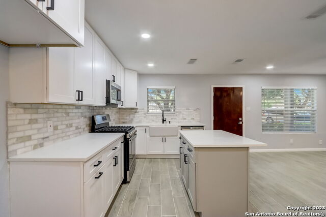 Image 14 of 43 For 406 Northvalley