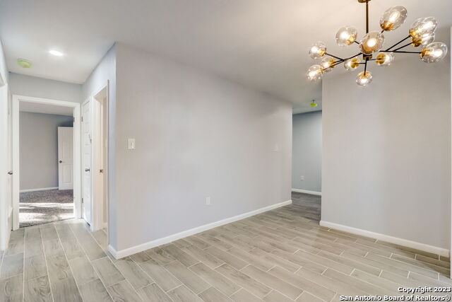 Image 16 of 43 For 406 Northvalley