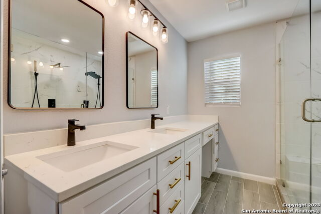 Image 20 of 43 For 406 Northvalley