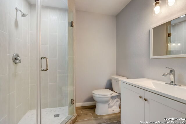 Image 30 of 43 For 406 Northvalley