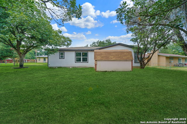 Image 38 of 43 For 406 Northvalley