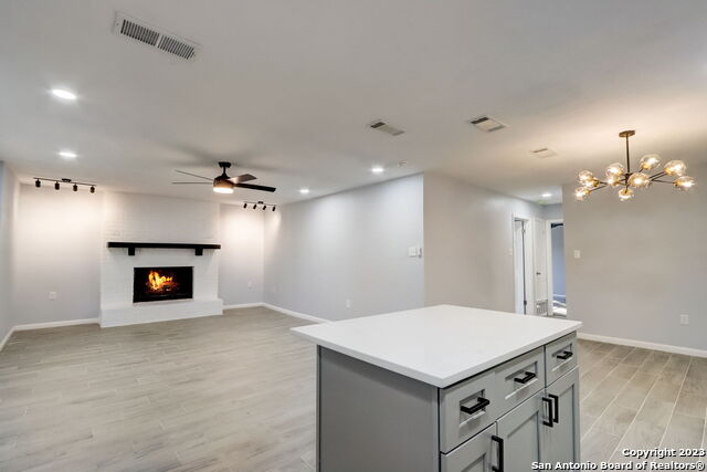 Image 9 of 43 For 406 Northvalley