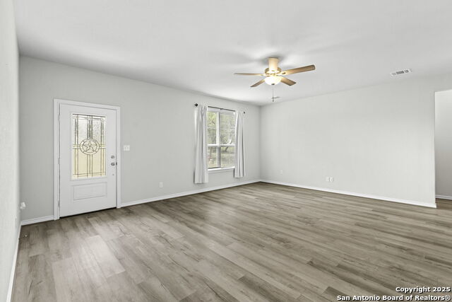 Listing photo id 8 for 446 Post Oak Street