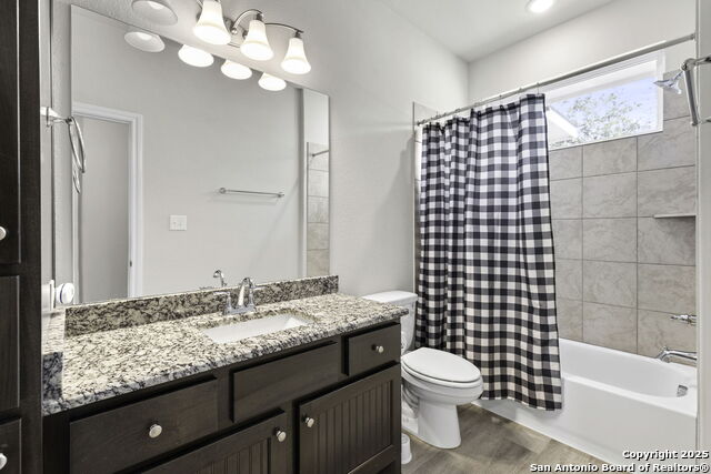 Listing photo id 21 for 446 Post Oak Street