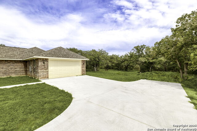 Listing photo id 2 for 446 Post Oak Street