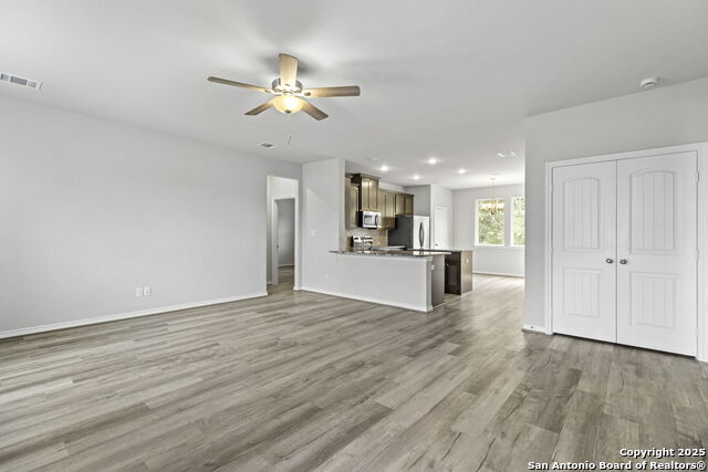 Listing photo id 3 for 446 Post Oak Street