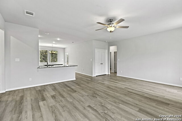 Listing photo id 5 for 446 Post Oak Street